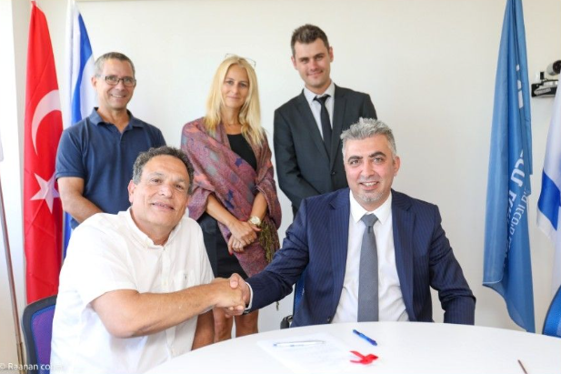 Contract Signing for MED-P16 between Med Marine and Haifa Marine Services