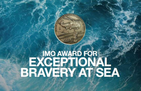 The annual award provides international recognition for those who, at the risk of losing their own life, perform acts of exceptional bravery, displaying outstanding courage in attempting to save life at sea or in attempting to prevent or mitigate damage to the marine environment. Such acts of bravery may also involve extraordinary skills in very difficult conditions or any other display of outstanding courage